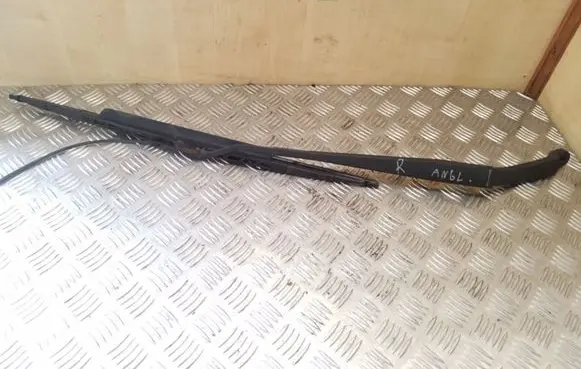 KIA Sportage Front wiper blade arm