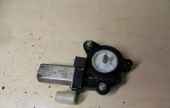 BMW 3 F30 F35 F31 Front door window regulator motor 5YY0637 V279