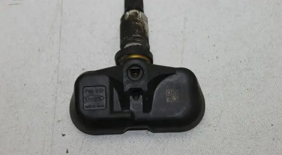 Toyota RAV 4 (XA30) Tire pressure sensor A63D1F4