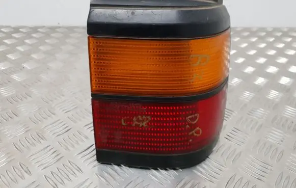 Volkswagen PASSAT B3 Rear/tail lights 333945257
