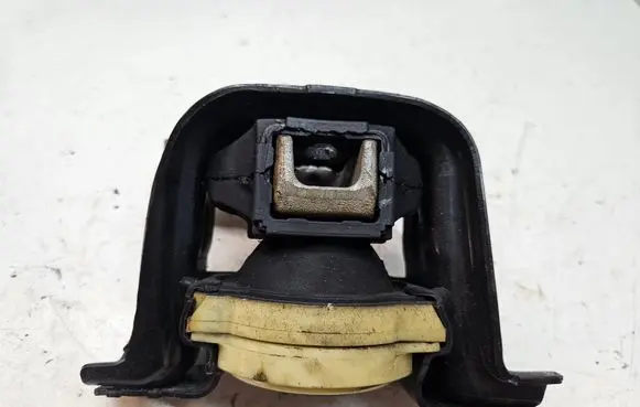 Peugeot 208 Engine mount bracket 9681706580 9683181180