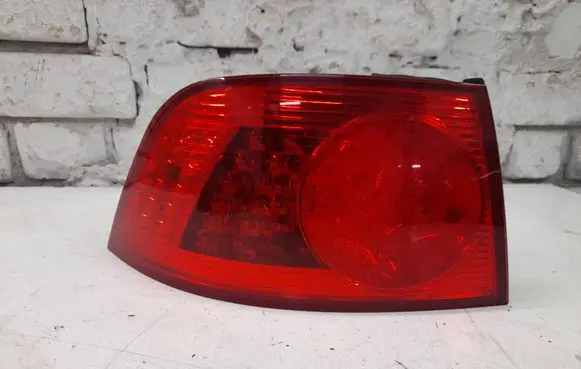 Volkswagen Phaeton Rear/tail lights