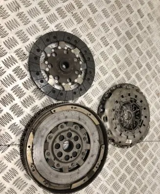 Nissan X-Trail T32 Clutch set kit 302101178R