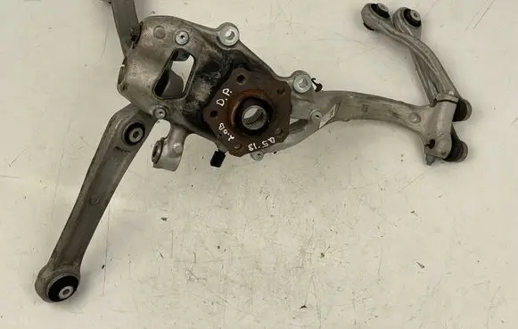 Audi Q5 SQ5 Front wheel hub spindle knuckle 80A407560 80A407156 80A4076960