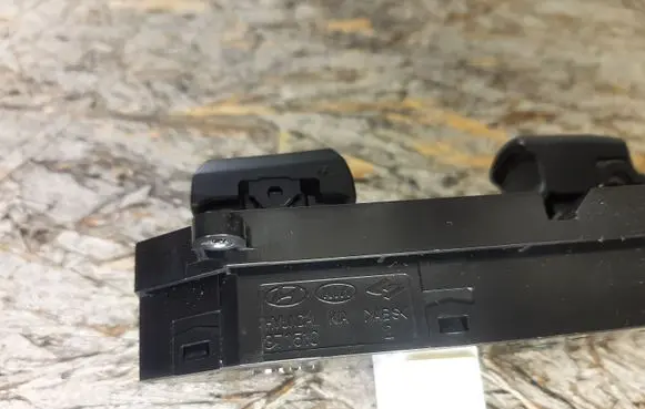 Hyundai Santa Fe Electric window control switch 371510