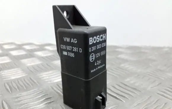 Glow plug pre-heat relay