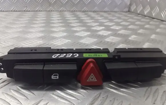 KIA Ceed Hazard light switch 93700-1H010