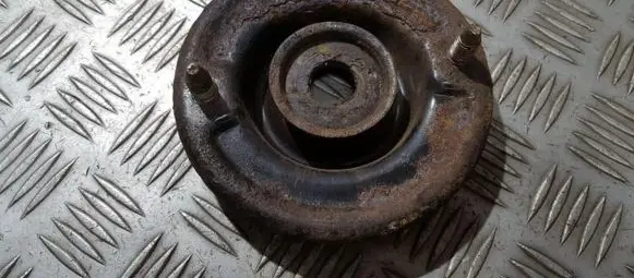Mitsubishi Galant Coil spring mount 