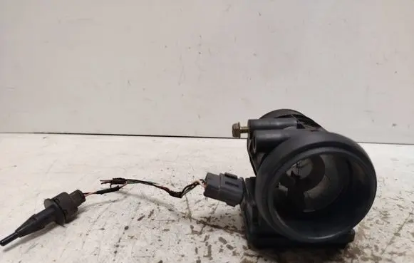 Mazda 323 F Mass air flow meter E5T51171 B3H7B 7913