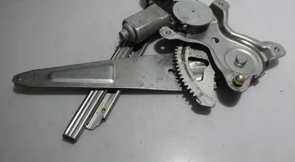 Rear window lifting mechanism without motor