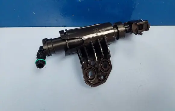 Hyundai Tucson TL Headlight washer spray nozzle 98672D7000