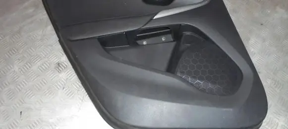 Volvo V40 Front door card panel trim