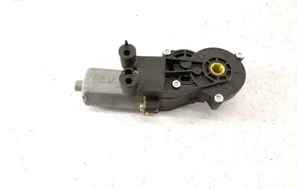Mercedes-Benz E W212 Seat adjustment motor 0390203325