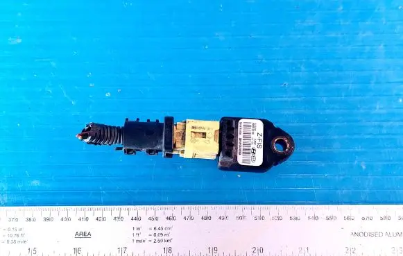 KIA Ceed Airbag deployment crash/impact sensor 959200A100