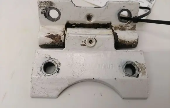 Mercedes-Benz E W123 Front door lower hinge 1237200037