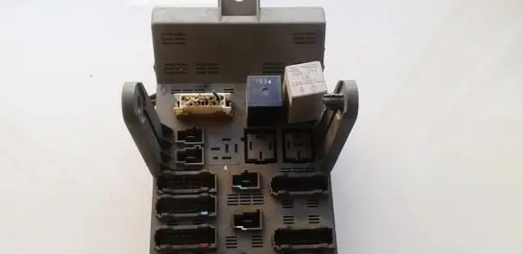 Renault Laguna I Fuse box set 7703197963