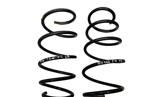 Toyota Avensis T270 Front coil spring 4813105B90