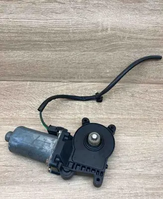 Mercedes-Benz A W168 Rear door window regulator motor 0130821673 WITHPLUG