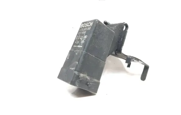 Renault Trafic III (X82) Glow plug pre-heat relay 8200798585 0281003050