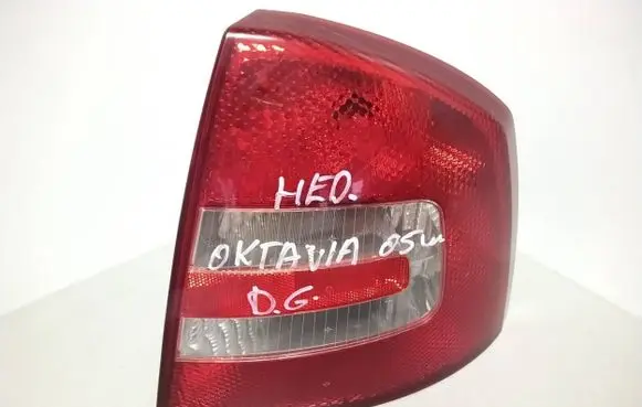 Skoda Octavia Mk2 (1Z) Rear/tail lights 1Z5945112A 1Z5945096A