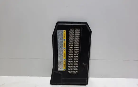 Volkswagen Touareg I Battery box tray cover/lid 7L0864643B