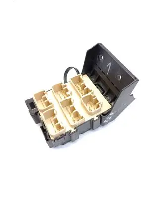Toyota Avensis T250 Fuse module 8273405030 82734-05030