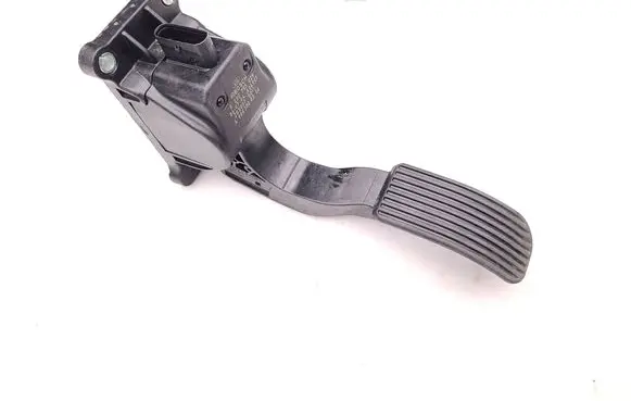 Mercedes-Benz Sprinter W906 Accelerator throttle pedal A9063000304 0280755025