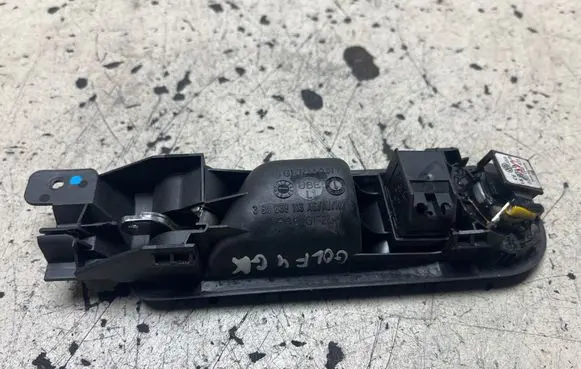 Volkswagen Golf IV Rear door interior handle 3B0839113