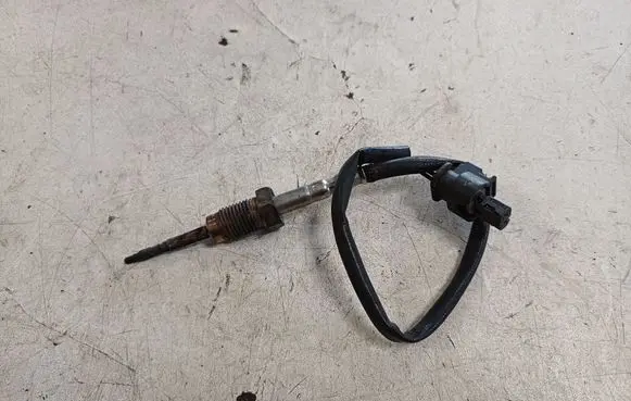 BMW 5 F10 F11 Exhaust gas temperature sensor 7805607