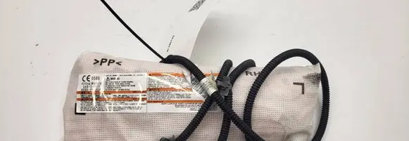 Nissan Leaf I (ZE0) Seat airbag 0589P1000413
