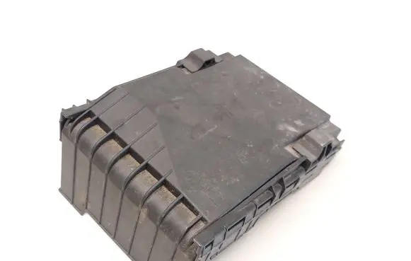 Volkswagen Golf VI Fuse box cover 1K0937132F