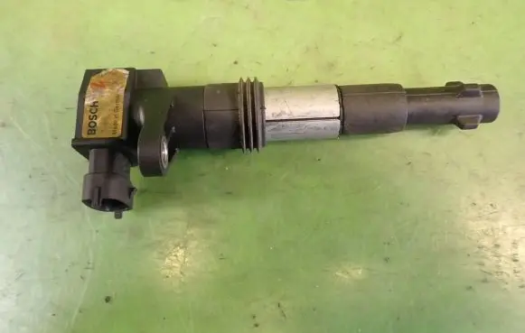 Alfa Romeo GTV High voltage ignition coil 0221604103