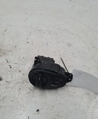 Ford Focus Light switch 04052504