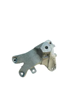 Engine mounting bracket