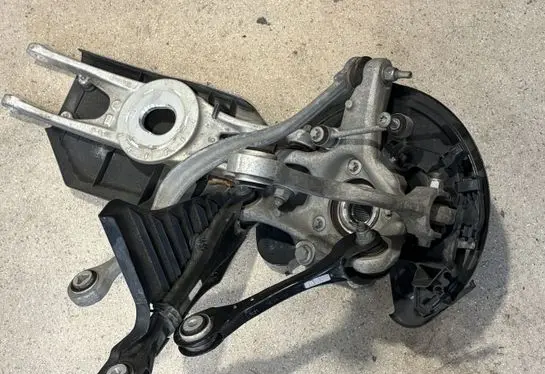 Mercedes-Benz E W214 Rear wheel hub spindle/knuckle A2543503900 A2143522900 A2543507901