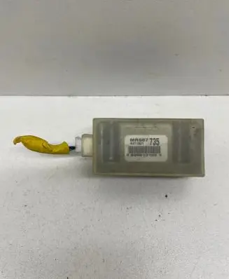 Mitsubishi Outlander Airbag deployment crash/impact sensor MR587735 W2T10671 895613102