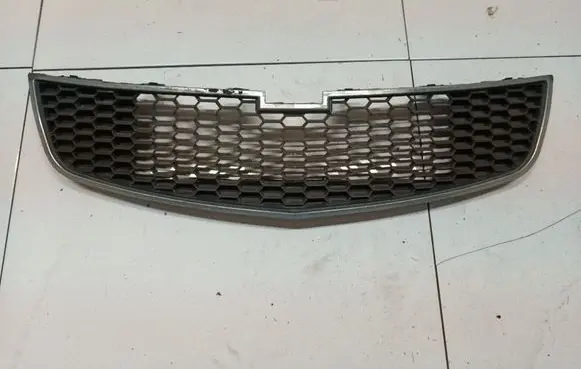 Chevrolet Cruze Front grill 96850771