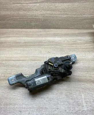 Volkswagen Golf III Rear window wiper motor 1H6955717 191972713