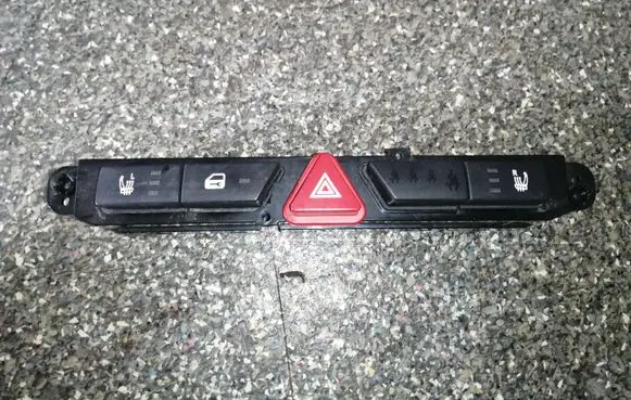 KIA Ceed Hazard light switch 937001H000
