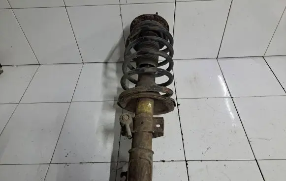 Volvo S80 Front shock absorber with coil spring 8667253A