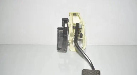 BMW 5 GT F07 Brake pedal 6782665 35116782665 6775368