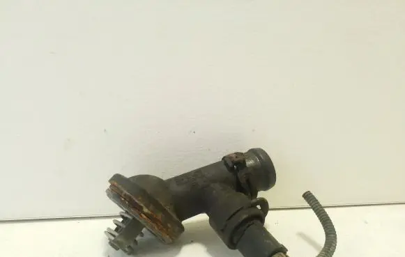 Volkswagen PASSAT B6 Engine coolant pipe/hose 036121121D