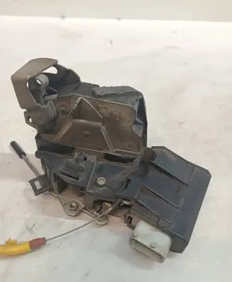 BMW 5 E39 Front door lock 8352165