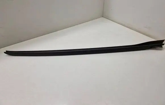 Windshield trim