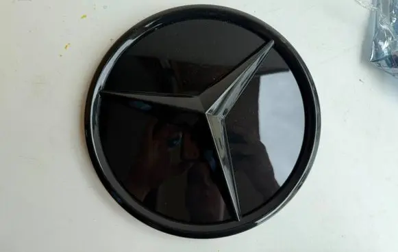 Mercedes-Benz EQA Manufacturer badge logo/emblem A0008881000