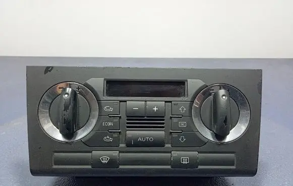 Audi A3 S3 8P Climate control unit 8P0820043