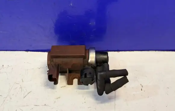 Volvo S40 Turbo solenoid valve 31216025 9650098380