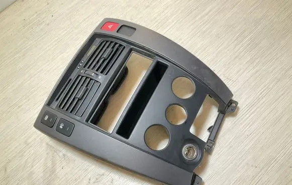 Hyundai Tucson JM Dash center air vent grill U026373800