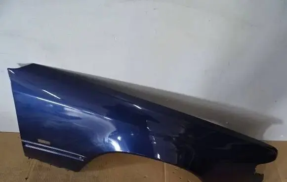 Mercedes-Benz E W124 Fender