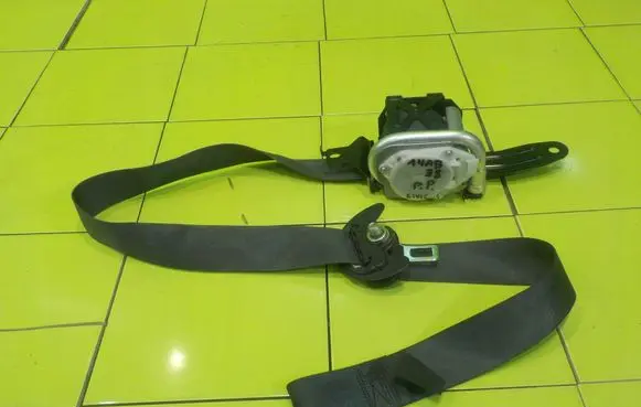 Volvo V60 Front seatbelt 86670002 BEZPIECZENSTWA
